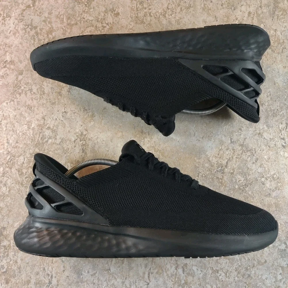 Kizik Slip On Athletic Running Shoes‎ Mens Size 12 D2FCDATHBK02-1D Triple Black